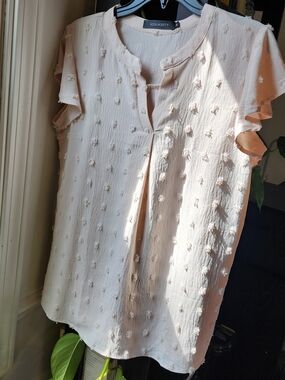 Women's Cream Textured Flutter Sleeve Blouse